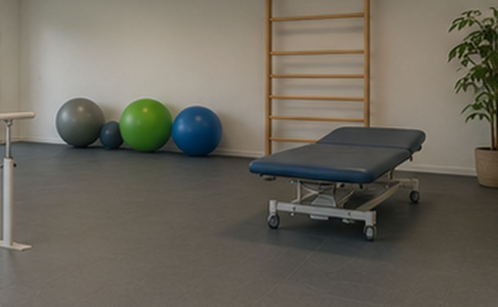 Bewegungsraum mit Sprossenwand und Schutzboden